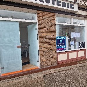 Au Jenny Des Z'ongles & Des Cils