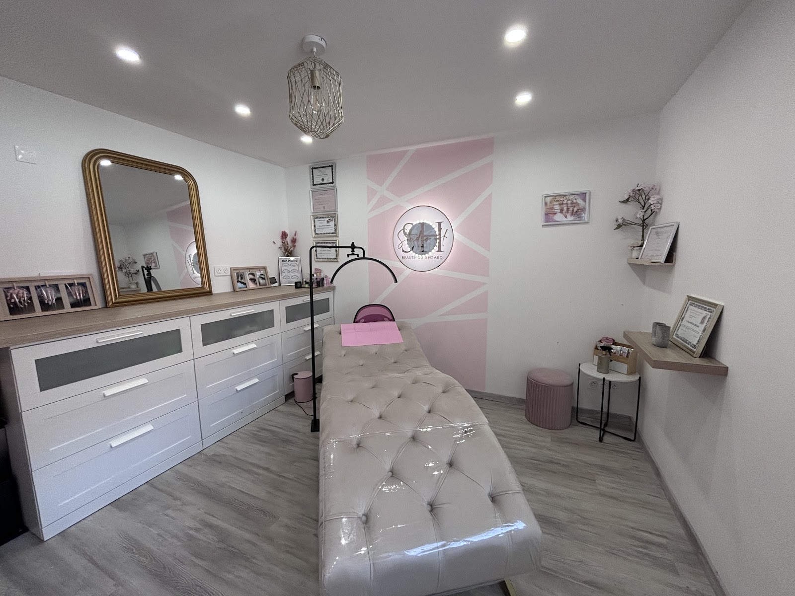 Studio H - Extensions De Cils | Ongles