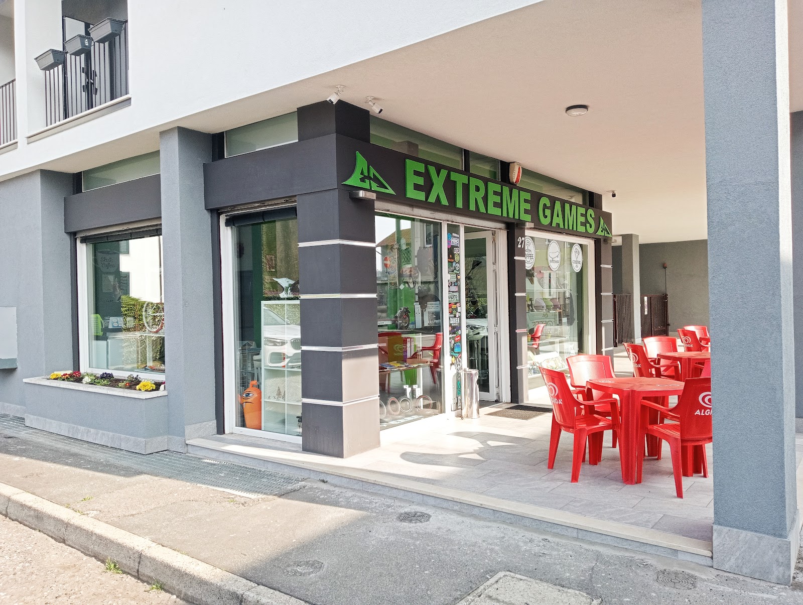 Skateshop & Coffee Extreme Games