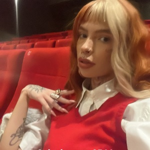 Blingblingnailzz House