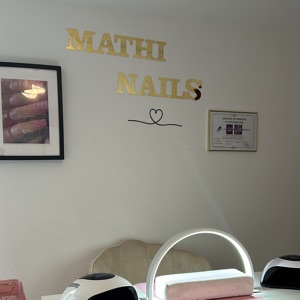 Mathi Nails