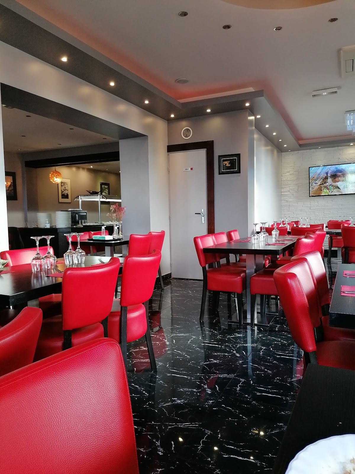 Les Lanternes Rouges