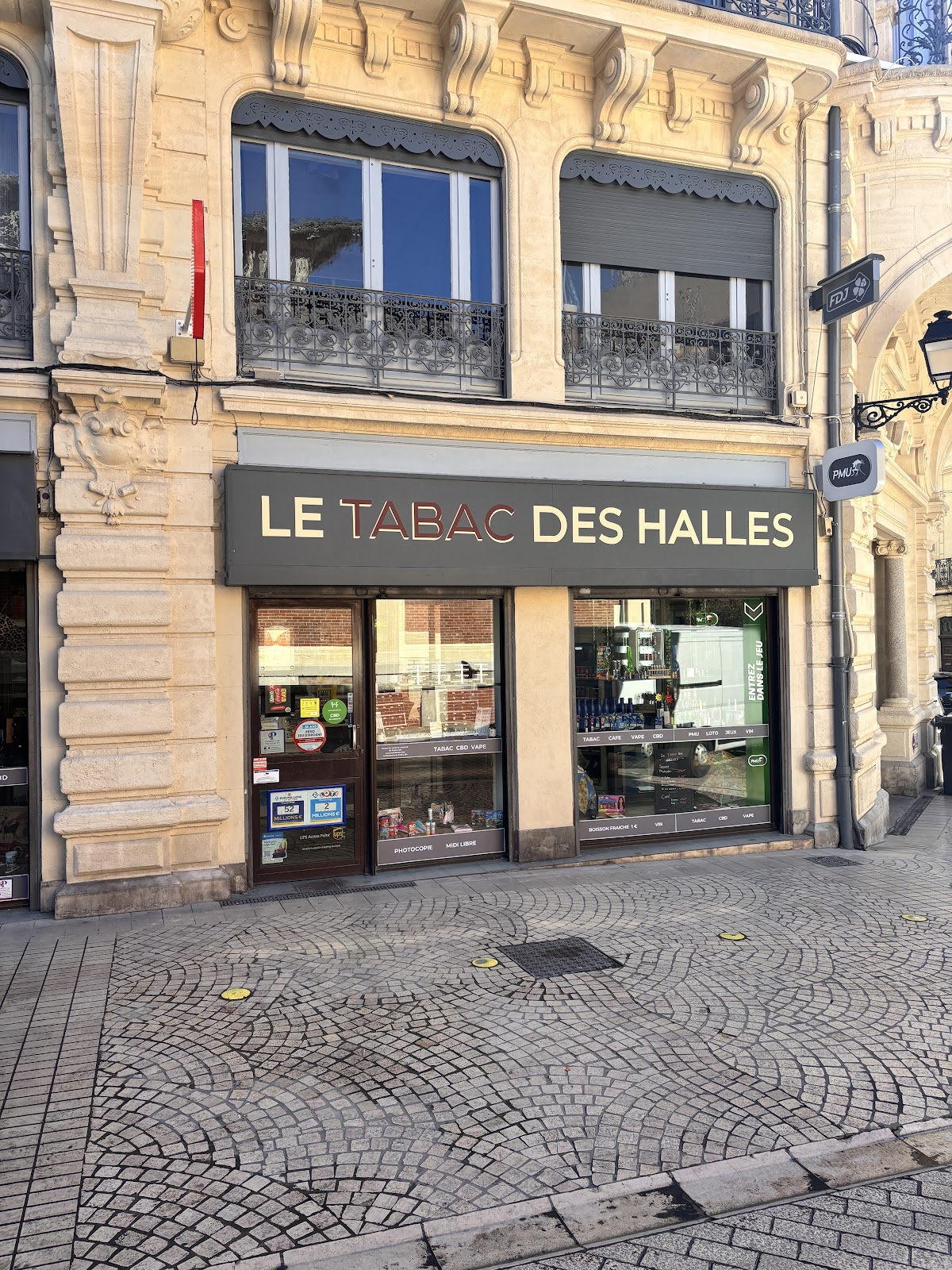 Le Tabac Des Halles