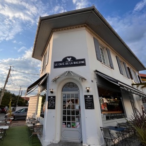 Le Café De La Baleine