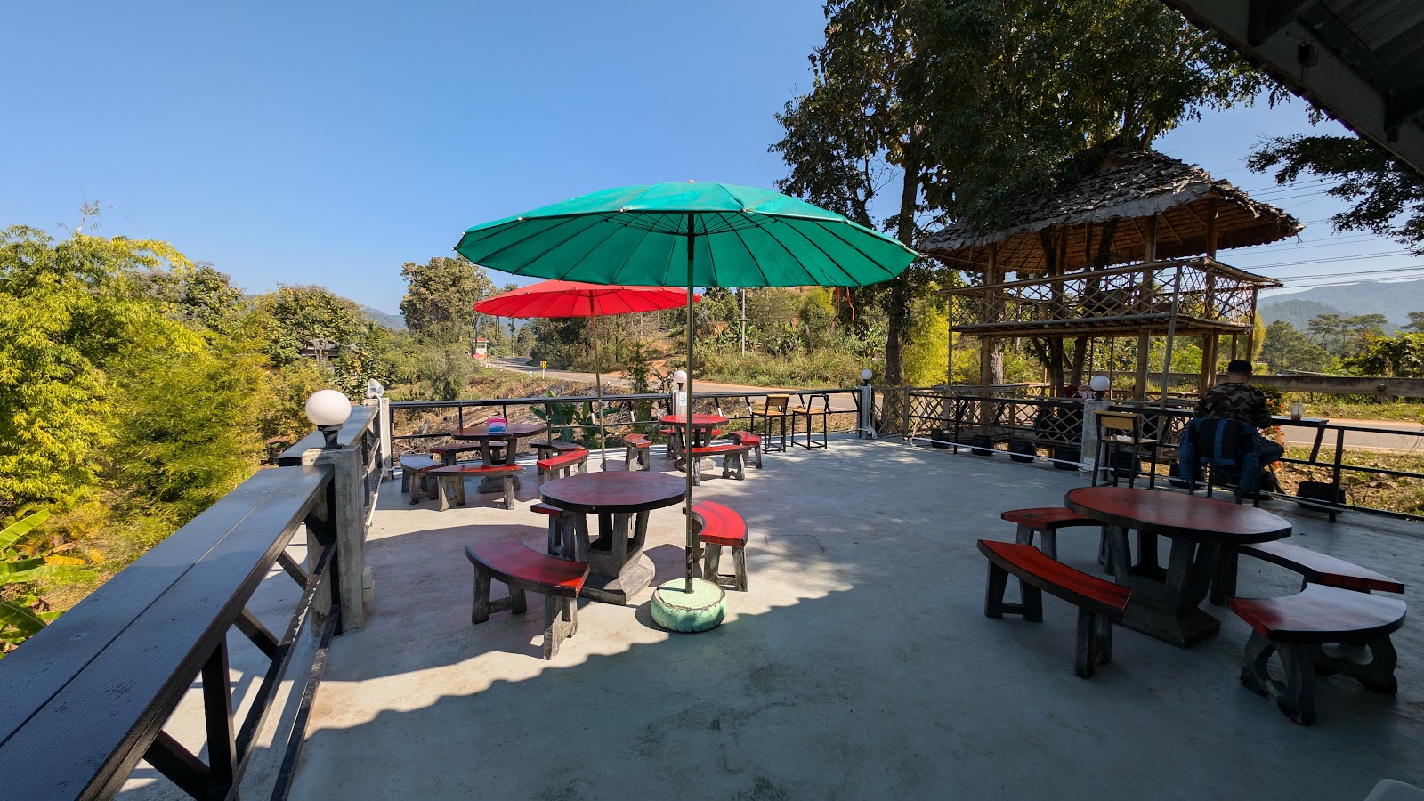 Mountain High Restaurant, Resort