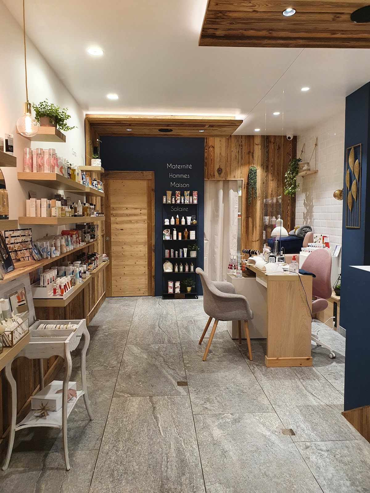 Nailed It - Onglerie · Cosmétiques · Bijoux